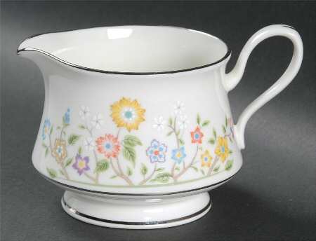 Country Lane Creamer