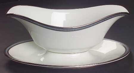 Dawn Gravy Boat with Attached Underplate