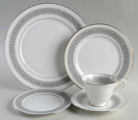 Filigree 5 Piece Place Setting