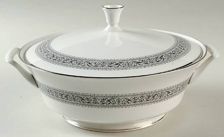Filigree Round Covered Vegetable