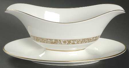 Golden Glen Gravy Boat with Attached Underplate