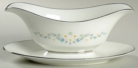 Holyoke Gravy Boat with Attached Underplate