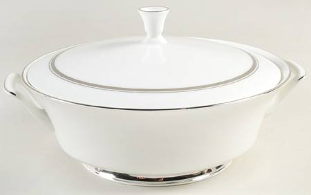 Lexington Round Covered Vegetable