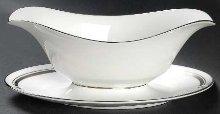 Lexington Gravy Boat with Attached Underplate