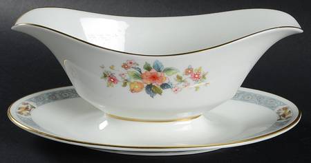 Ming Blossom Gravy Boat with Attached Underplate
