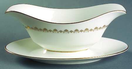 Milburne Gravy Boat with Attached Underplate