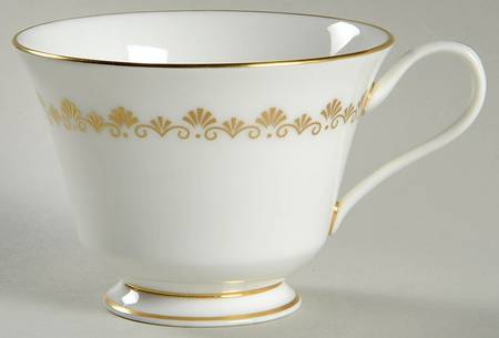 Milburne Footed Cup