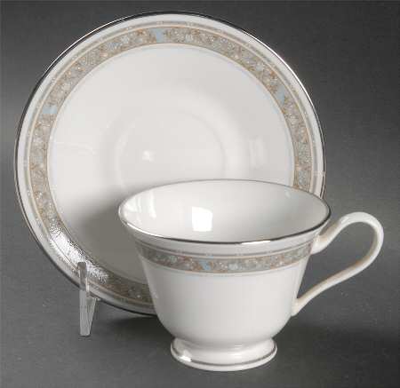 Rendezvous Footed Cup & Saucer Set