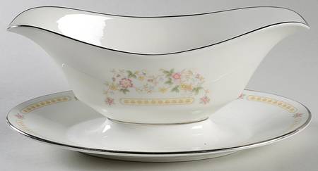 Rosemont Gravy Boat with Attached Underplate