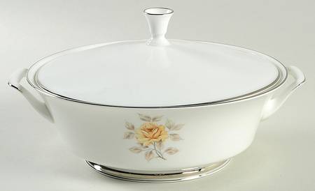 Sharon Round Covered Vegetable