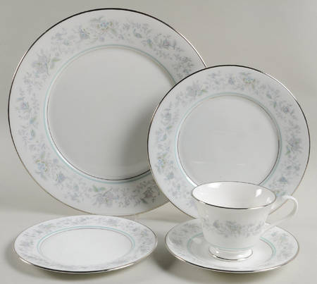Spring 5 Piece Place Setting