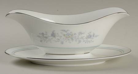 Spring Gravy Boat with Attached Underplate