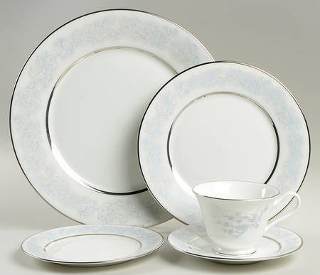Twilight Dell 40 Piece Estate Set