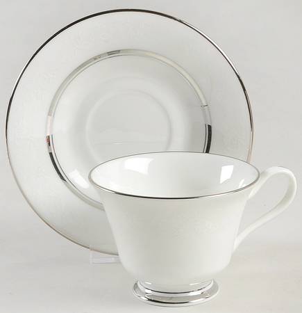 White Echo Footed Cup & Saucer Set