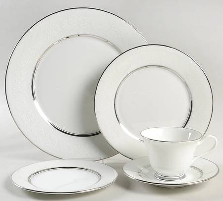 White Echo 5 Piece Place Setting