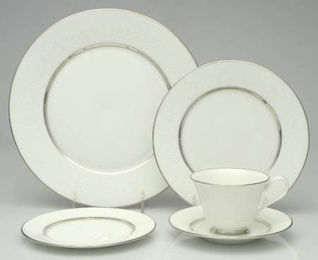White Echo 40 Piece Estate Set