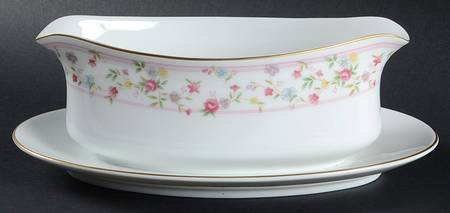 Country Fair Gravy Boat with Attached Underplate