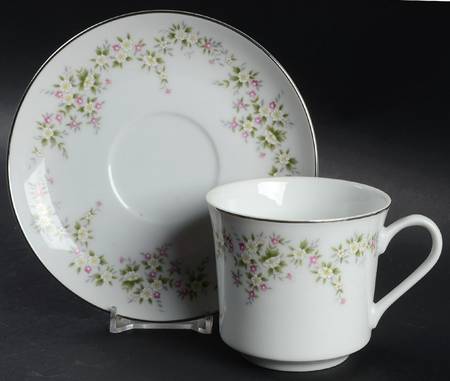 Grandeur Flat Cup & Saucer Set