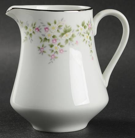 Grandeur Creamer