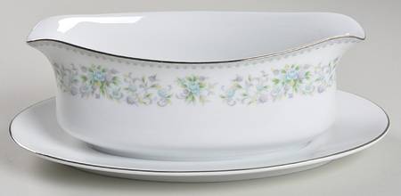Lynwood Gravy Boat with Attached Underplate