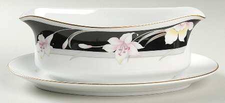 Persuasion Gravy Boat with Attached Underplate