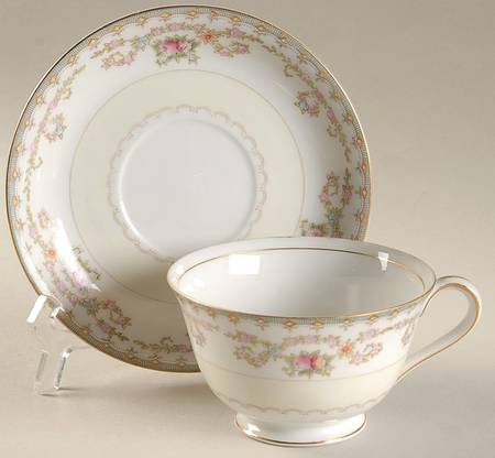 ORI2 Footed Cup & Saucer Set