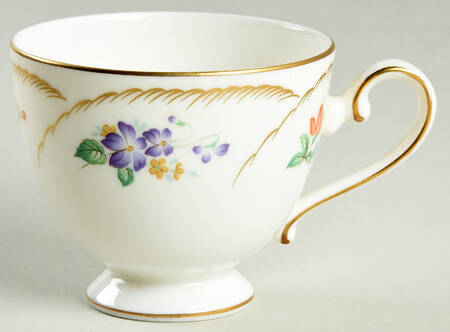 Amelia Footed Cup