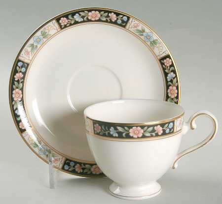 Brielle Footed Cup & Saucer Set