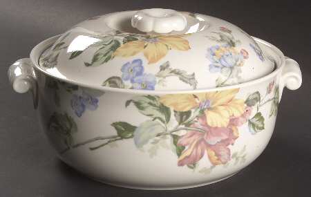 English Tapestry 3 Quart Round Covered Casserole