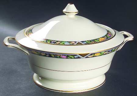 Fleur Royale Round Covered Vegetable