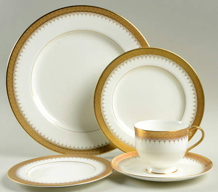 Golden Coin 5 Piece Place Setting
