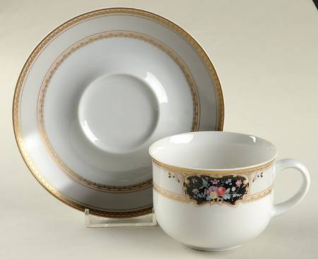 Medallion Flat Cup & Saucer Set