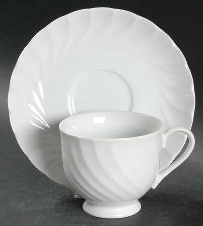 Oasis Footed Cup & Saucer Set