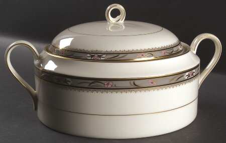 Swiss Chateau Round Covered Vegetable