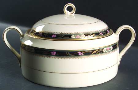 Villa Corsica Round Covered Vegetable