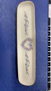 Romance Pen Tray