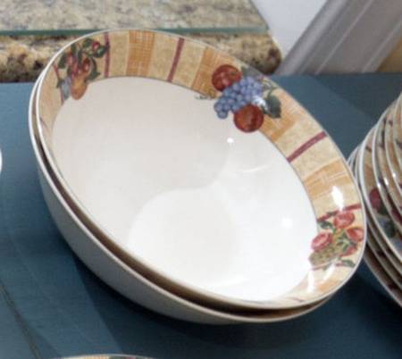 Westfield 9" Round Vegetable Bowl
