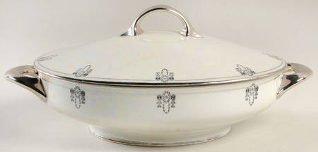Colonial Oval Covered Vegetable