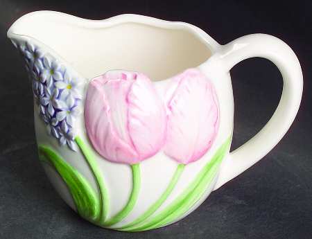 Tulip Garden (No Trim) Creamer