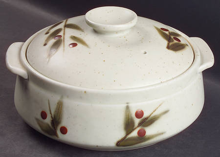 Bittersweet 2 Qt Round Covered Casserole