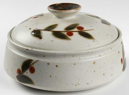 Bittersweet 2 Qt Round Covered Casserole