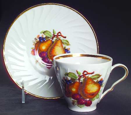OLU1 Flat Cup & Saucer Set by Old Nuremberg