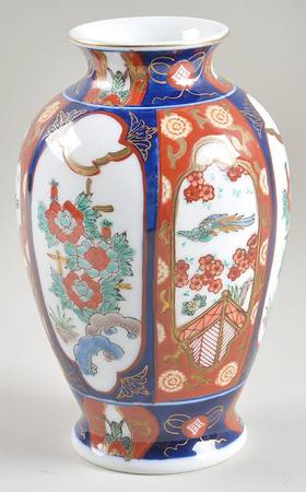 Gold Imari 7" Vase