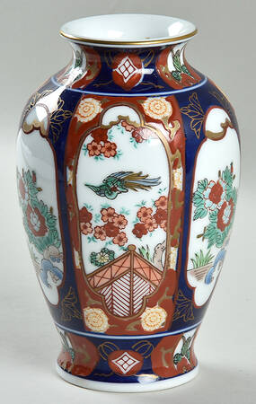 Gold Imari 6" Vase