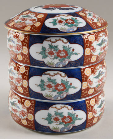 Gold Imari Stack Set