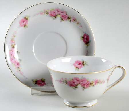 ORI8 Footed Cup & Saucer Set