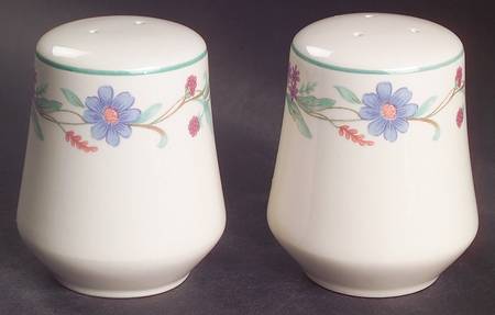 Ava Salt & Pepper Set