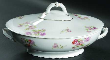 OSG82 Oval Covered Vegetable by Oscar & Edgar Gutherz