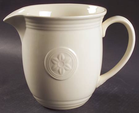 Petals Cream (Gardenia) 64 Oz Pitcher