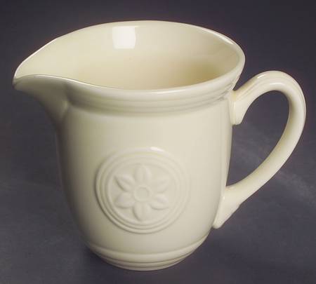Petals Cream (Gardenia) Creamer